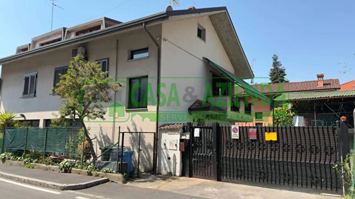 Casa quadrilocale in vendita in Via Armando Diaz, Cernusco Sul Naviglio