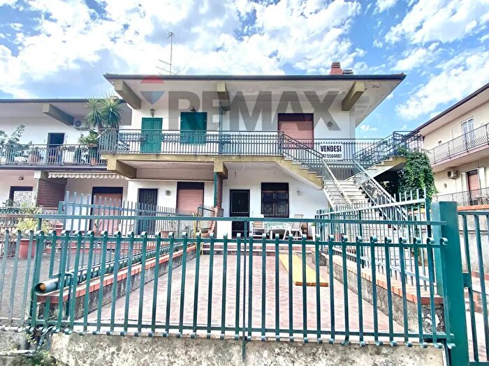 Casa trilocale in vendita in Via Ercole Patti, Trecastagni