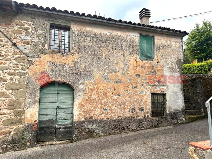 Casa bilocale in vendita in Via Seggio Filecchio, Barga
