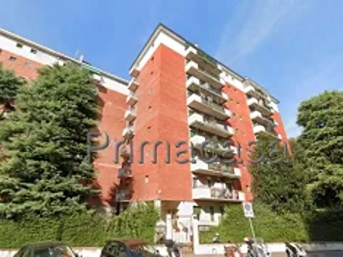 Appartamento bilocale in vendita in Via San Gimignano, Milano