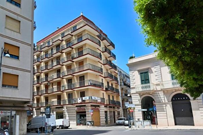 Appartamento con 5 locali in vendita in Via Cappuccini, Putignano