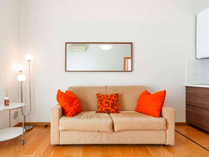 Appartamento bilocale in affitto in Via Abbondio Sangiorgio, Arco della Pace, Milano