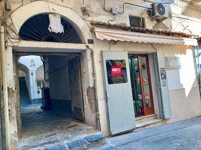 Appartamento monolocale in vendita in Via Falanga, Torre Del Greco