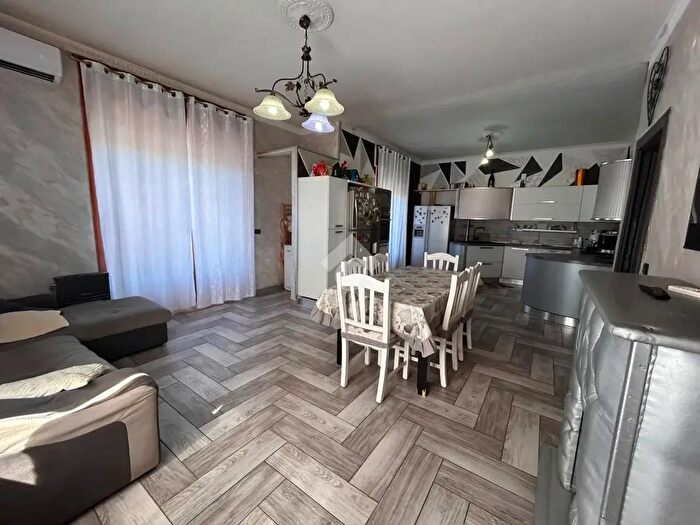 Appartamento trilocale in vendita in Via della Libertà, Villaricca