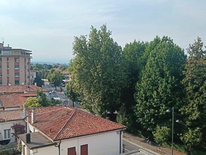 Appartamento trilocale in affitto in Eden Tribunale, Treviso
