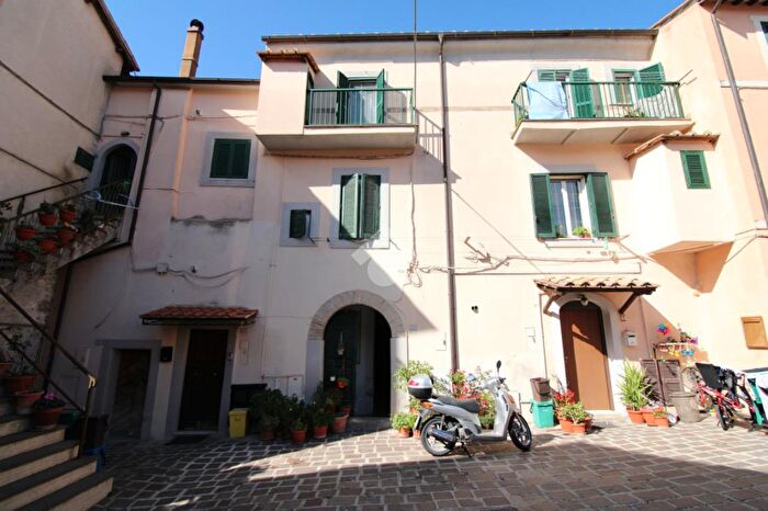 Appartamento bilocale in vendita in Piazza Campo di Fiori, Montopoli Di Sabina