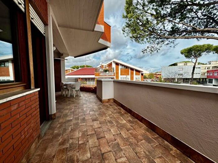 Appartamento quadrilocale in vendita in Via Valerico Laccetti, Roma