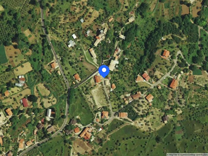 Appartamento con 6 locali in vendita in Contrada Valli, Cerisano