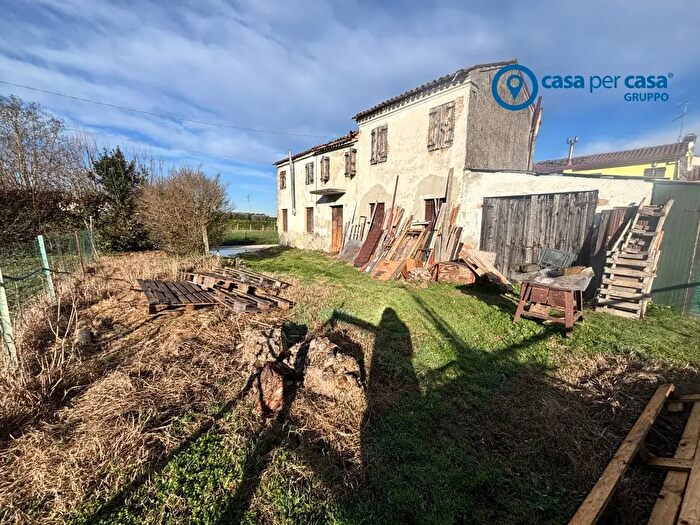 Casa trilocale in vendita in Via Muratori, Solesino