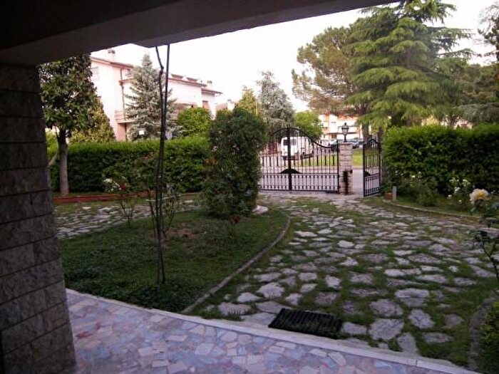 Appartamento trilocale in vendita in Via Giacomo Brodolini, Monte Roberto