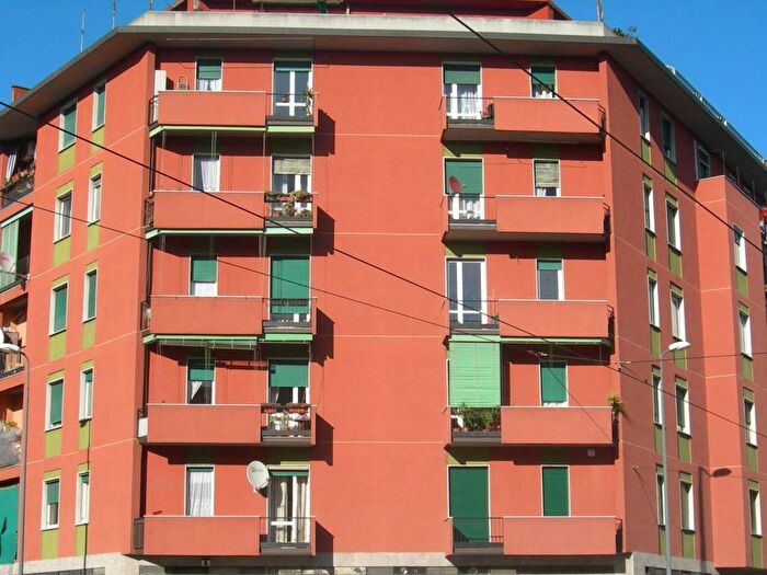 Appartamento trilocale in affitto in Via del Turchino, Molise Cuoco, Milano