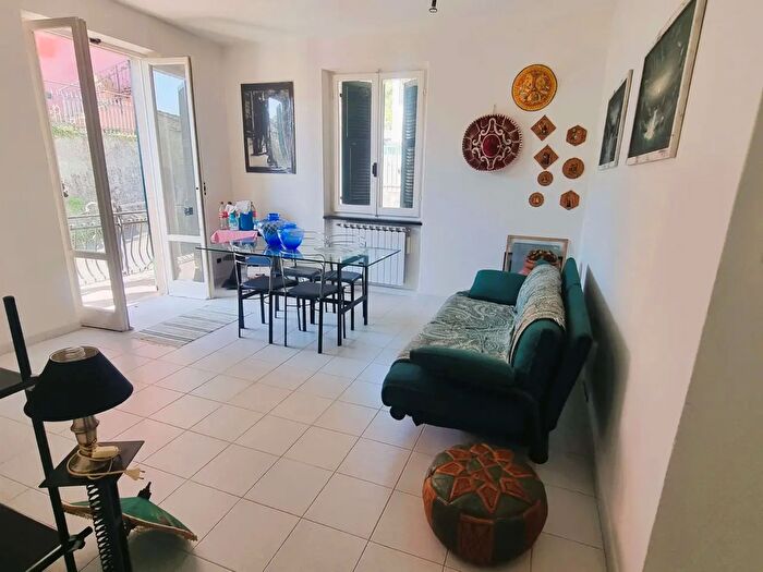 Appartamento con 5 locali in vendita in Ameglia