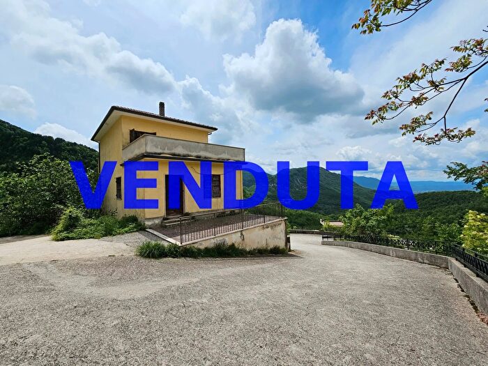 Casa quadrilocale in vendita in San Biagio Saracinisco