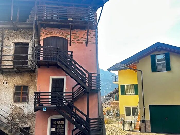 Casa bilocale in vendita in Tenna