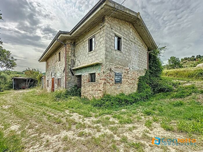 Casa con 5 locali in vendita in Contrada Sant'Angelo, Acquaviva Picena