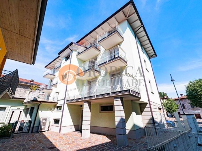 Appartamento trilocale in vendita in Via Martiri della Libertà, Centro, Sorisole
