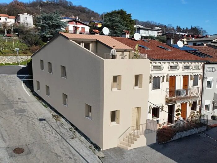 Casa quadrilocale in vendita in Creazzo