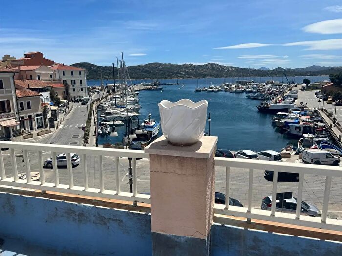 Appartamento con 6 locali in vendita in Cala Gavetta, La Maddalena