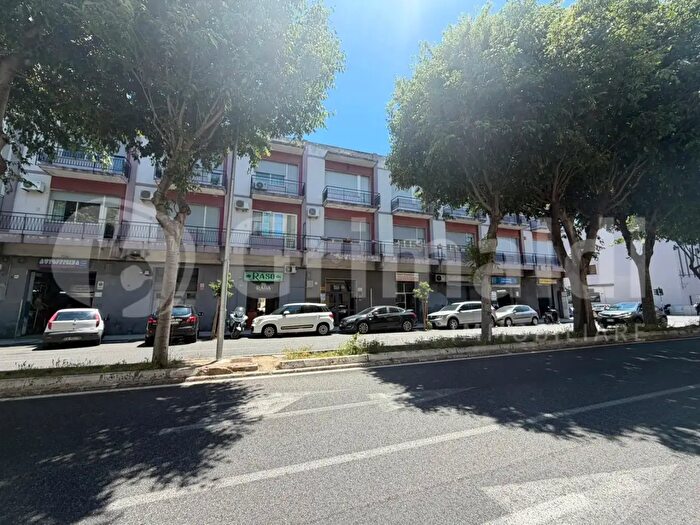 Appartamento quadrilocale in vendita in Via La Farina, Messina