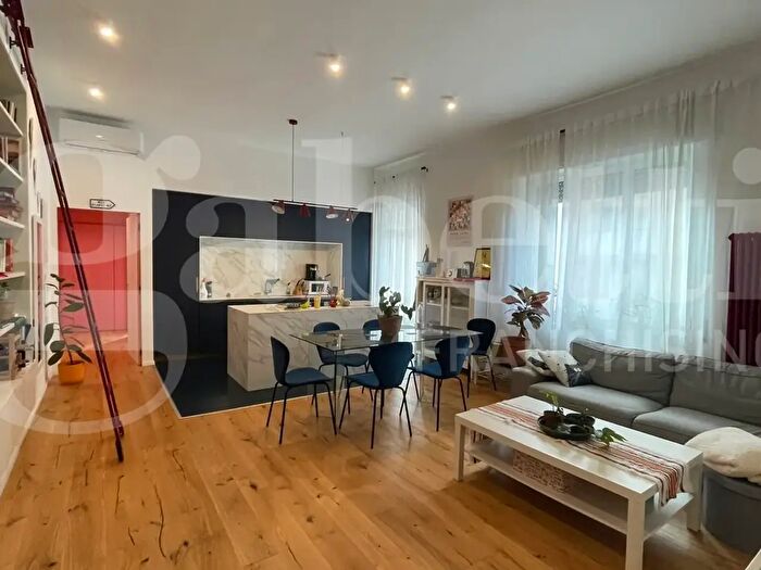 Appartamento quadrilocale in affitto in Via Papigliano, Genova