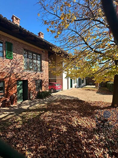 Casa con 12 locali in vendita in Via Roma, Pavarolo