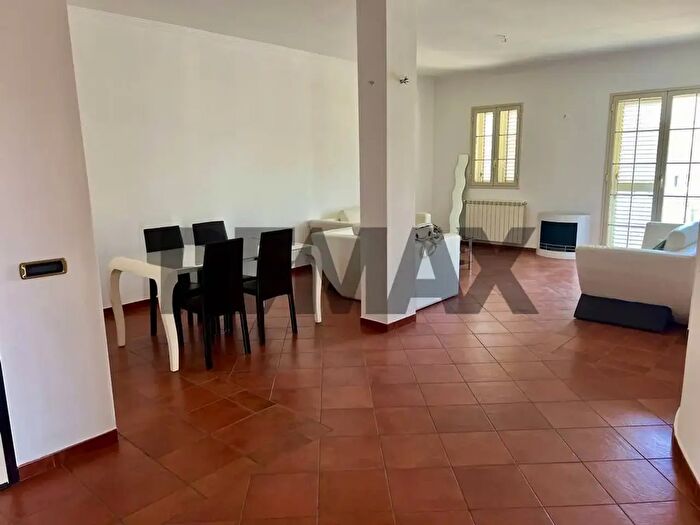 Appartamento con 6 locali in affitto in Via Tartini, Gela