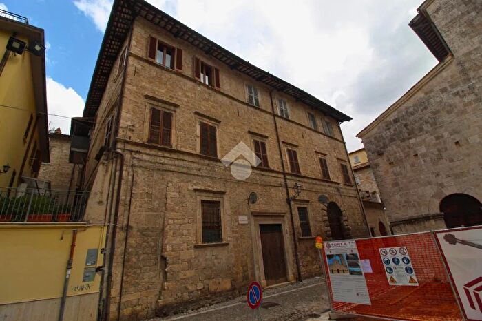 Appartamento quadrilocale in vendita in Via dei Saladini, Ascoli Piceno
