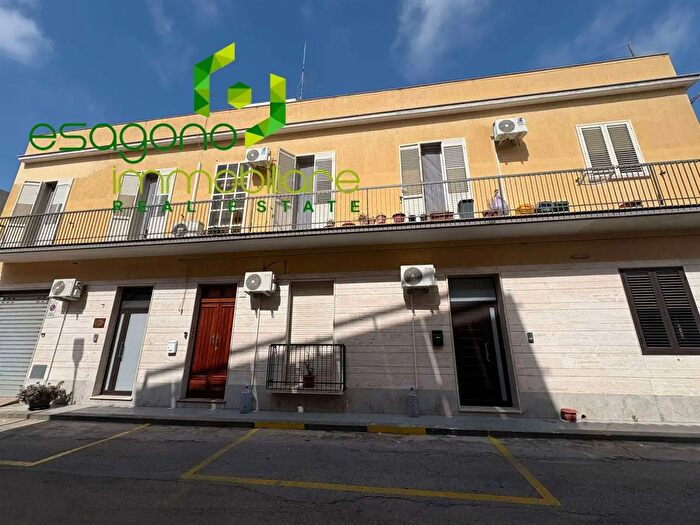 Casa trilocale in vendita in Via Capuana, Siracusa