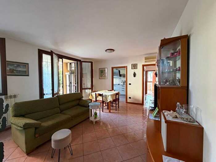 Appartamento quadrilocale in vendita in Via Grazia Deledda, Centro, Ozzano dell'Emilia
