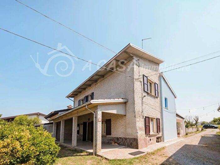 Casa trilocale in vendita in Via Bombodolo, Noceto