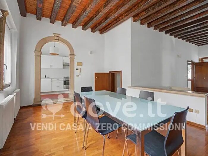 Appartamento trilocale in vendita in Via Umberto Cosmo, Vittorio Veneto