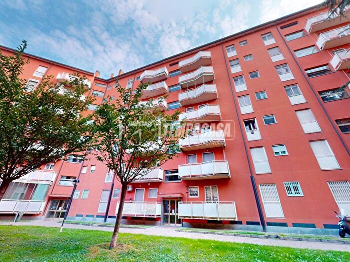 Appartamento trilocale in affitto in Via Luigi Sordello, Viale Ungheria Mecenate, Milano