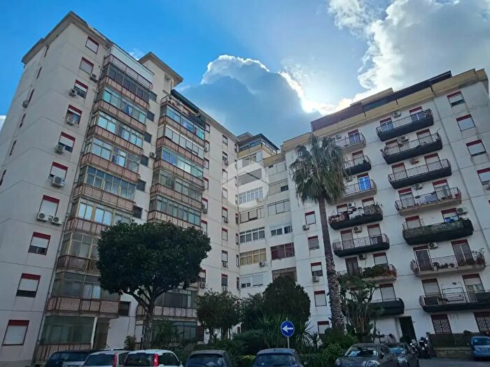 Appartamento quadrilocale in vendita in Via Giardino della Concordia, Palermo