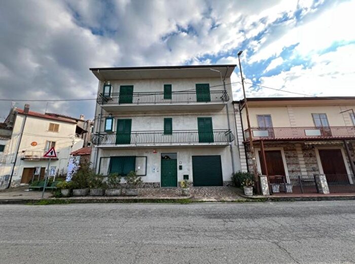 Casa con 6 locali in vendita in Casali del Manco
