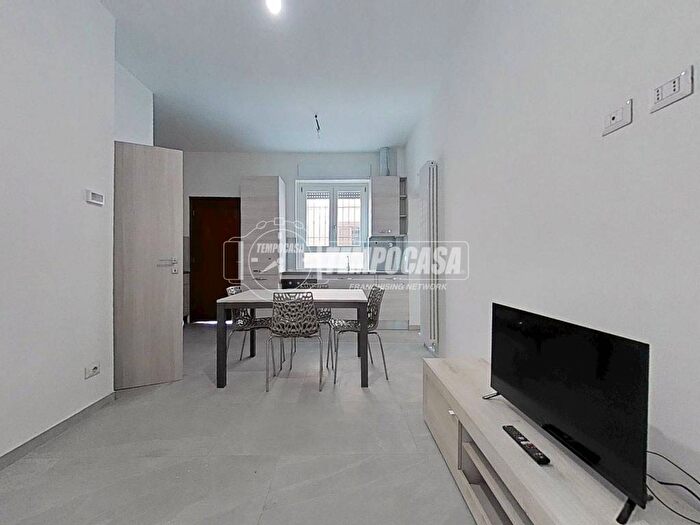 Appartamento bilocale in affitto in Via Umberto I, Centro, Biassono