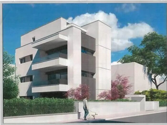 Appartamento con 6 locali in vendita in Modena