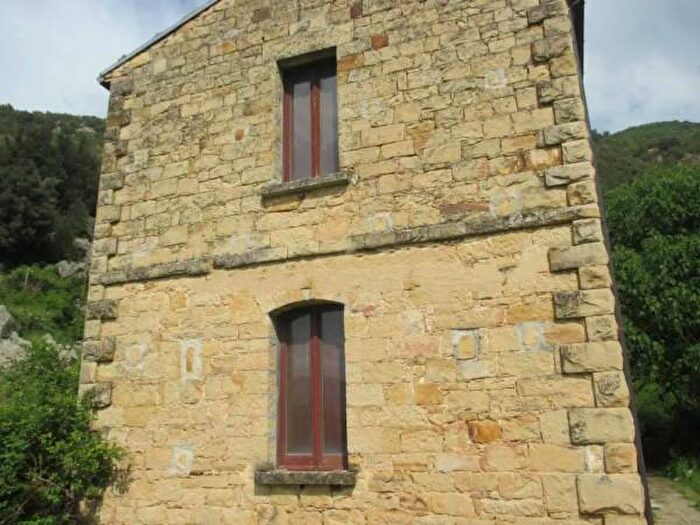 Casa quadrilocale in vendita in Strada Provinciale di Pietrapertosa, Pietrapertosa