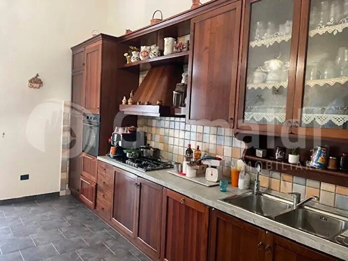 Appartamento con 5 locali in vendita in Via Maggi, Livorno