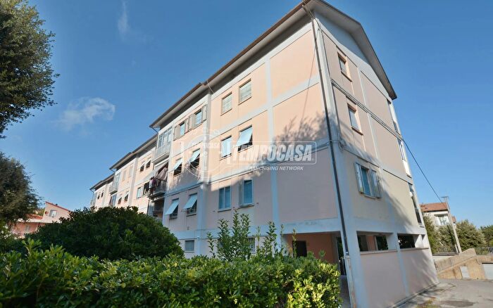 Appartamento quadrilocale in vendita in Via Quartiere Nuovo, Loreto