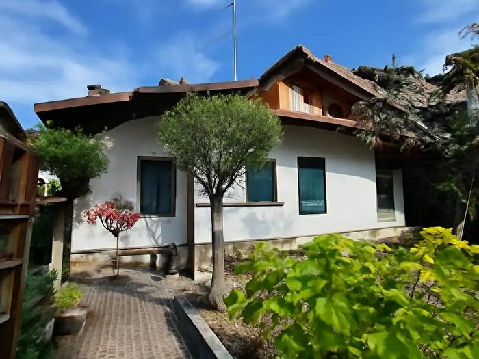 Casa bilocale in vendita in Via Monte Grappa, Scanzorosciate