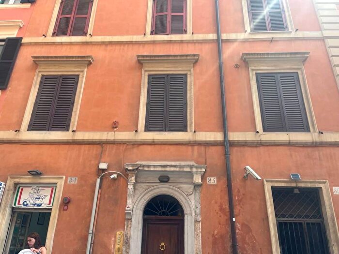 Appartamento monolocale in affitto in Via della Purificazione, Vittorio Veneto, Roma