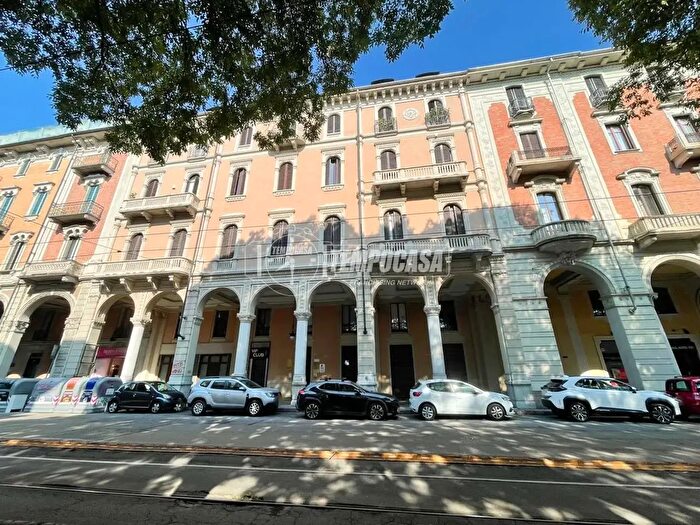 Appartamento con 8 locali in vendita in Via Paolo Sacchi, Torino