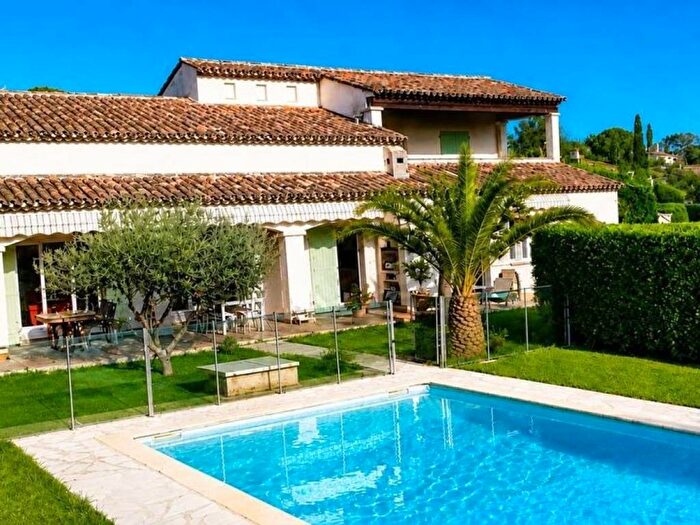 Casa quadrilocale in vendita in Peymeinade