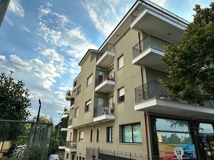 Appartamento con 5 locali in affitto in Via Gorizia, Chieti Scalo, Chieti
