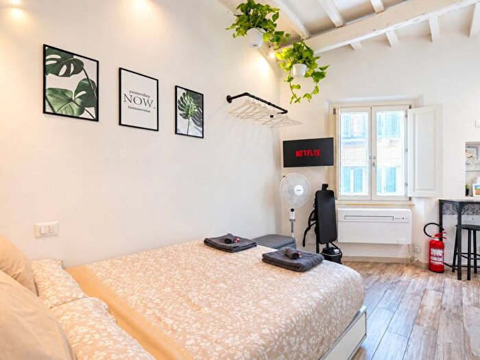 Appartamento monolocale in vendita in Via Faenza, Duomo, Firenze