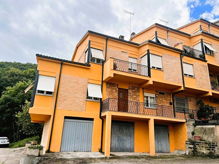 Appartamento con 7 locali in vendita in Appartamento Ampia Metratura alle Porte di Narni, Narni