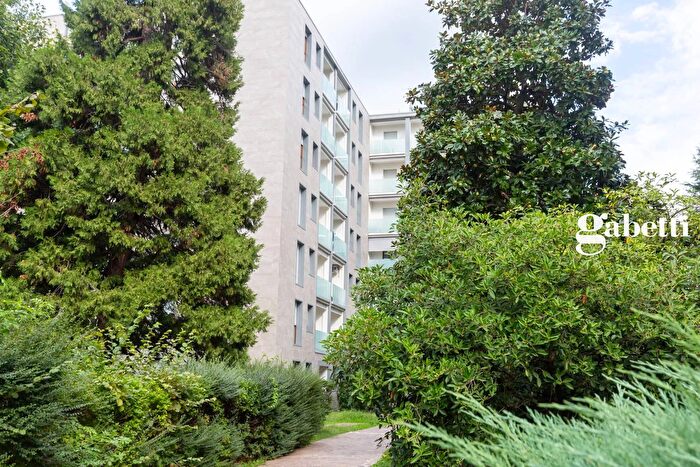 Appartamento trilocale in vendita in Via Pellizzari, Vimercate