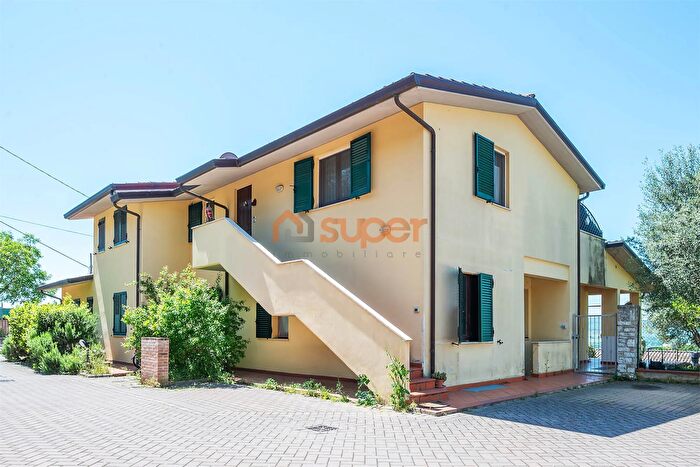 Appartamento trilocale in vendita in Via Giosuè Carducci Corciano Pg, Corciano