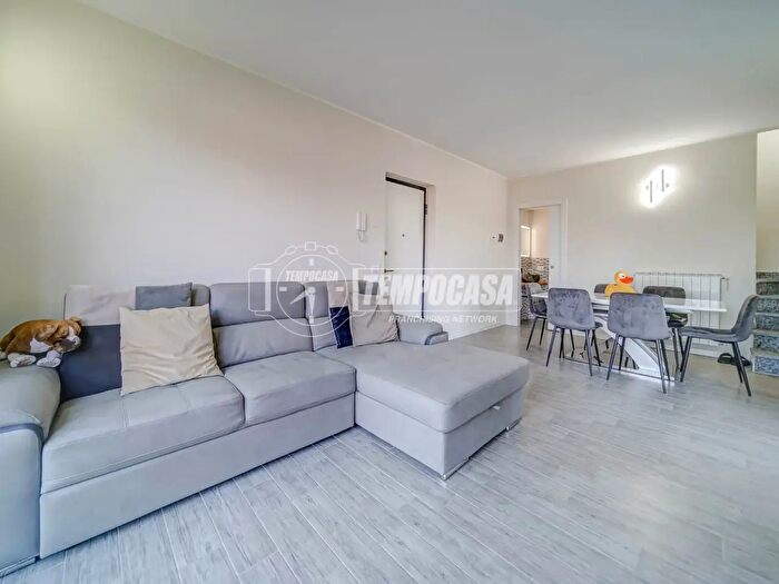 Appartamento trilocale in vendita in Via Tintoretto, Borgo Ticino
