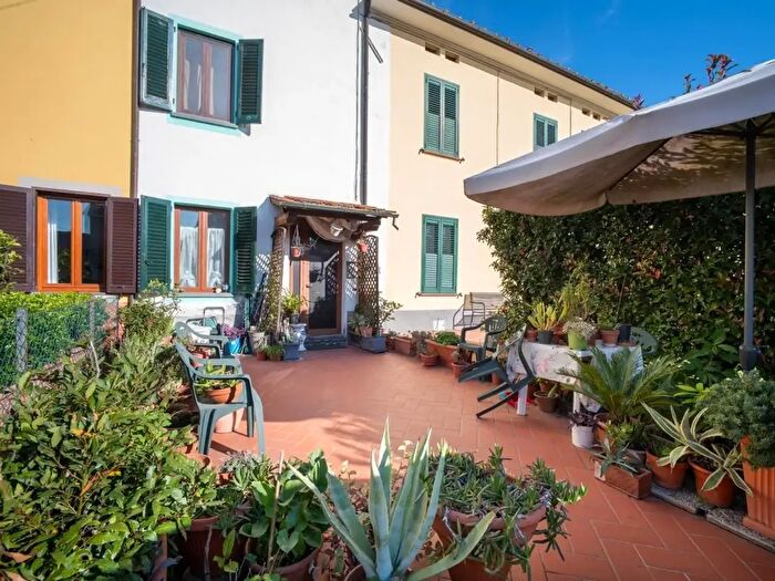 Casa con 5 locali in vendita in Capannori